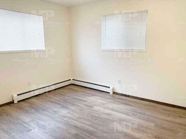 Building Photo - 1729 Palm Dr