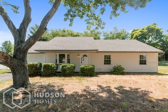 Primary Photo - 533 Greenbriar Dr