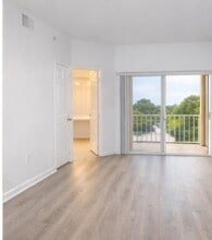 Building Photo - 2100 Greenview Shores Blvd