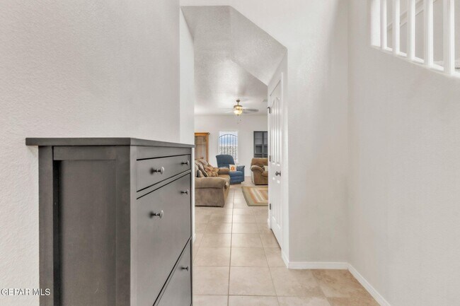 Foto del edificio - 7359 Burntside Ln