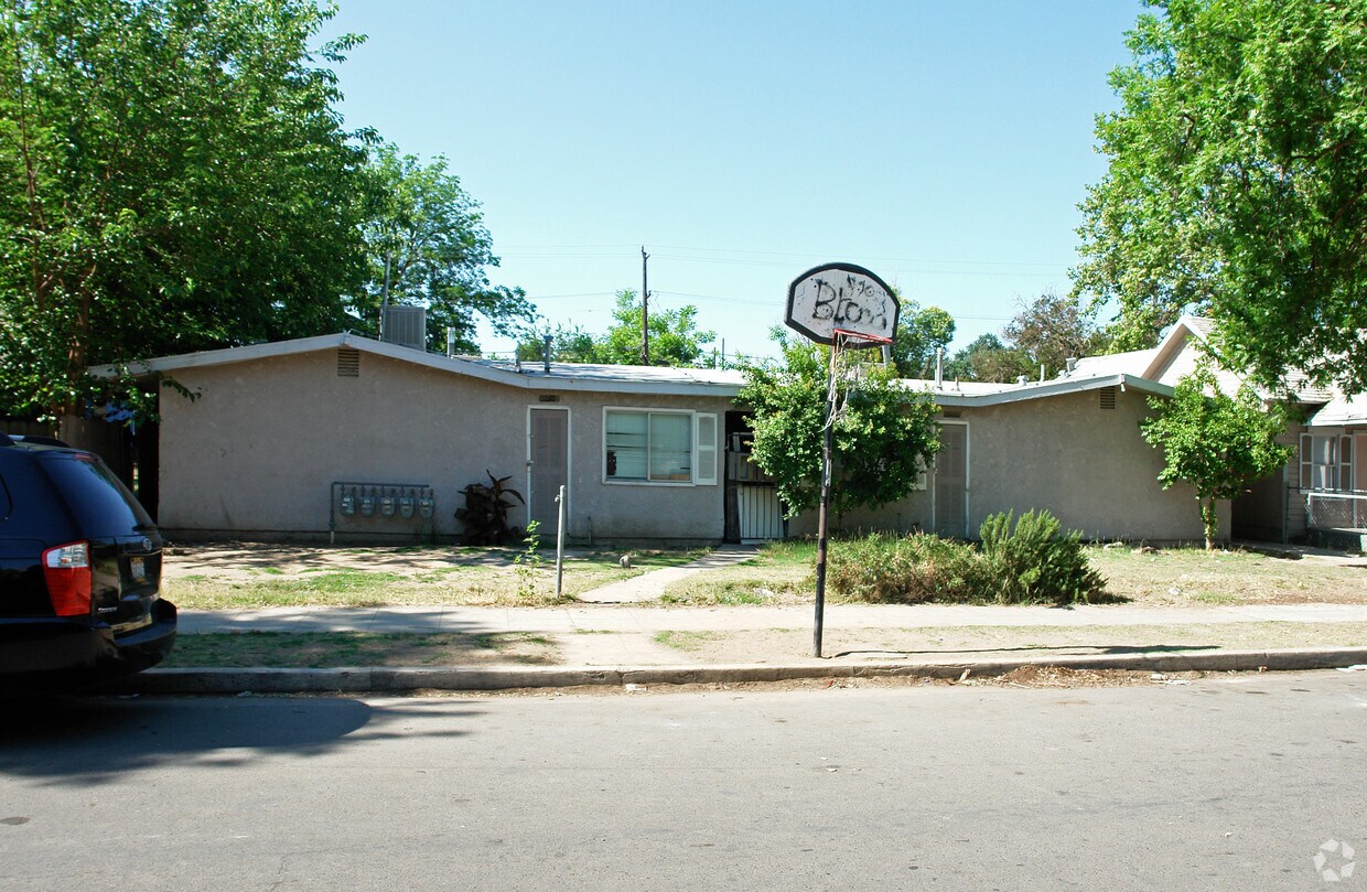 Primary Photo - 2212 E Tyler Ave