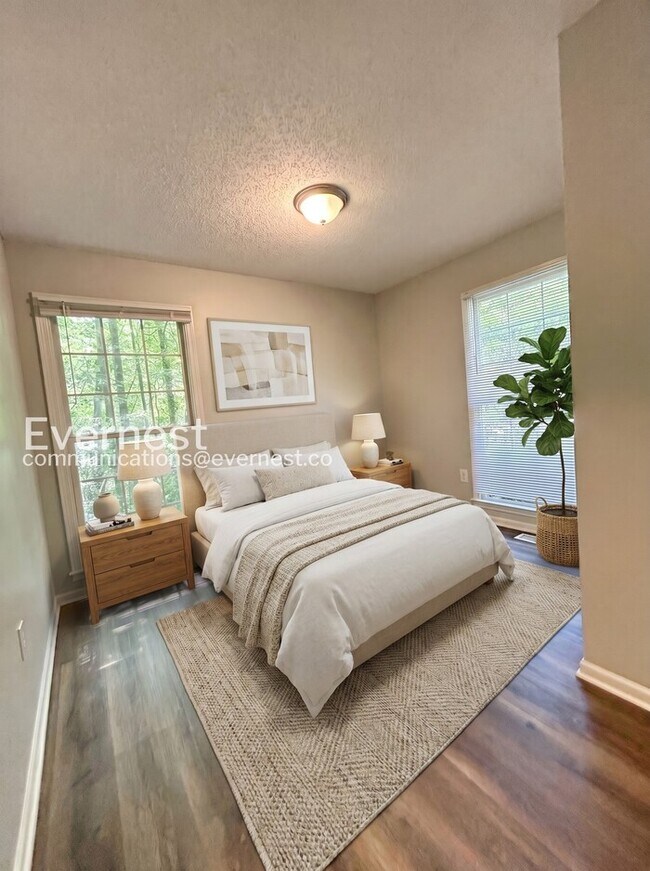Foto del edificio - 119 Creek Branch Dr