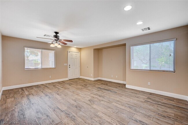 Building Photo - 10220 Missouri Meadows St