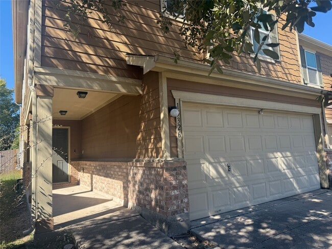 Building Photo - 15326 Trinity Meadow Dr