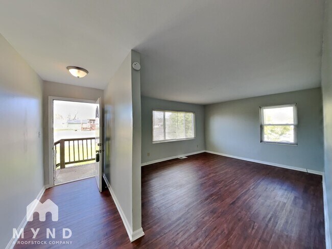 Building Photo - 617 5th Way