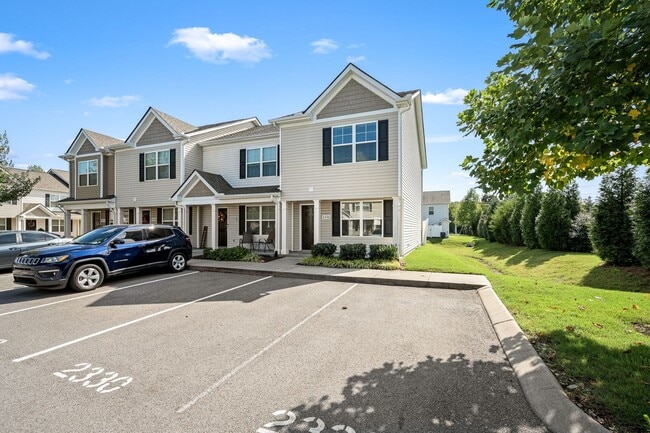 Building Photo - Heritage Place Townhome