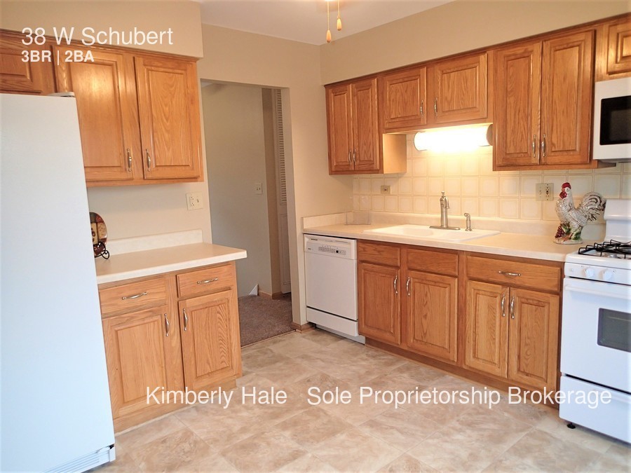Primary Photo - 38 W Schubert Ave