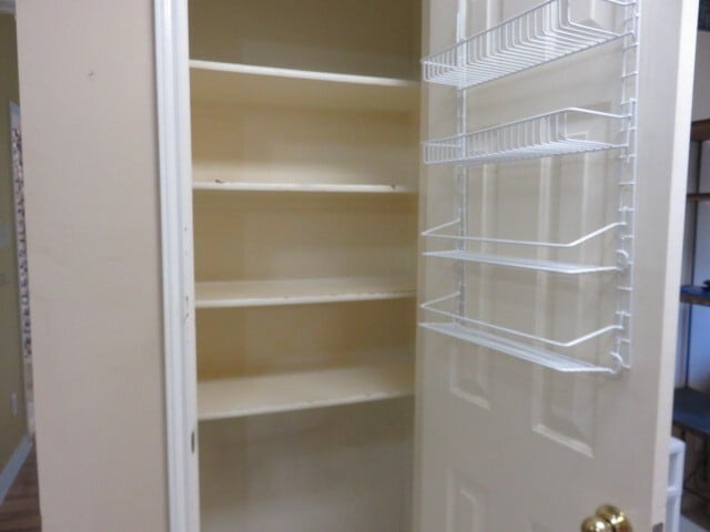 Foto del edificio - 12129 La Salle Br