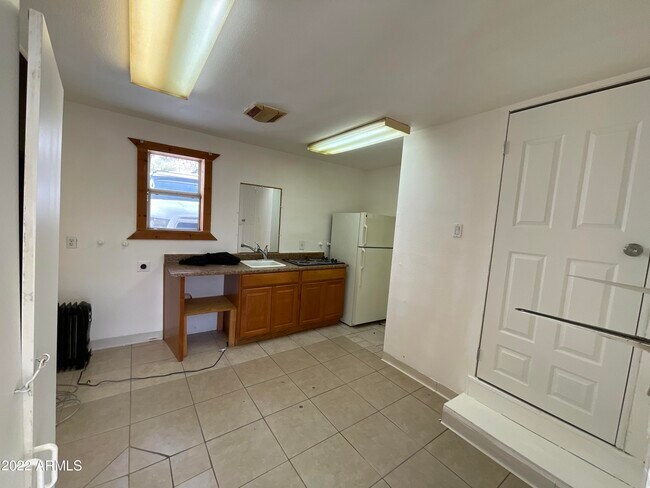 Foto del edificio - 631 W Hill St
