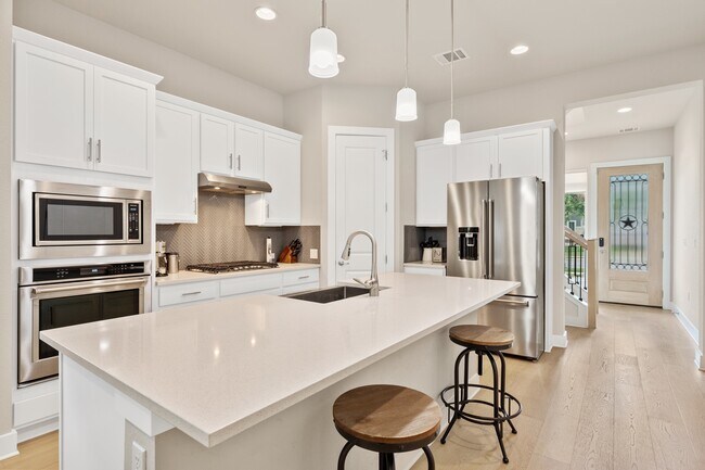 Kitchen - 1616 Woodwind Ln
