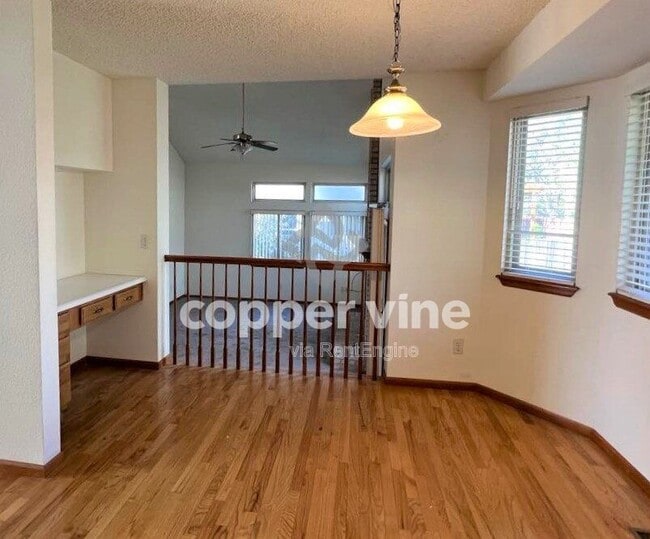 Building Photo - 8535 Oak Way