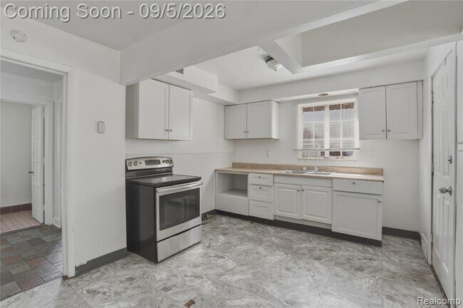 Foto del edificio - 16661 Linwood St