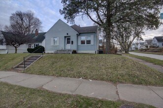 Building Photo - 1802 18th Ave