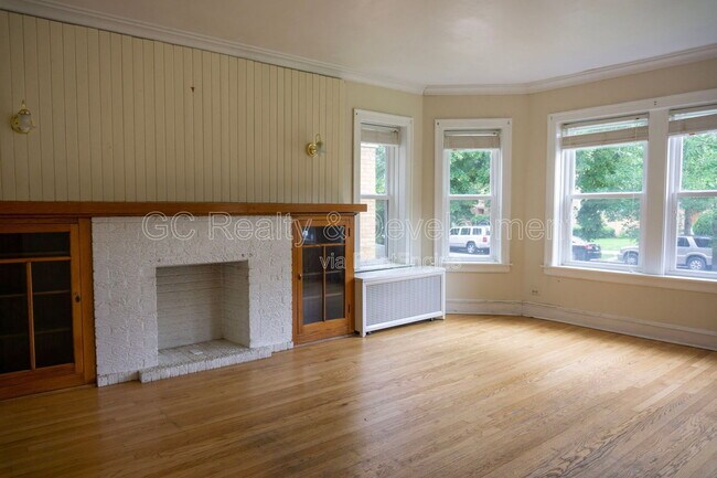Foto del edificio - 3841 N Sawyer Ave