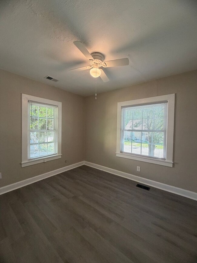 Building Photo - Open The Door To Your New Home! FIRST MONTH'S RENT FREE!!!!