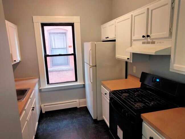 Building Photo - 50-52 Congress St