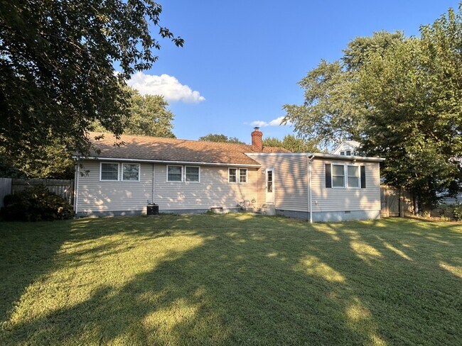 Foto del edificio - 96 N Halsey Rd