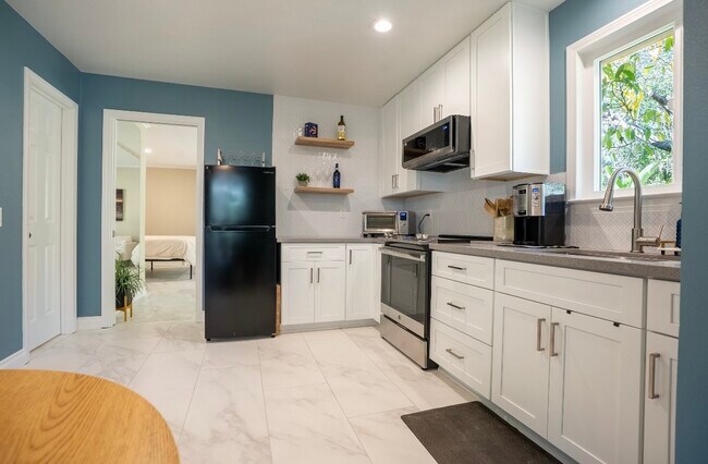 Foto del edificio - 3219 Sumac Rd