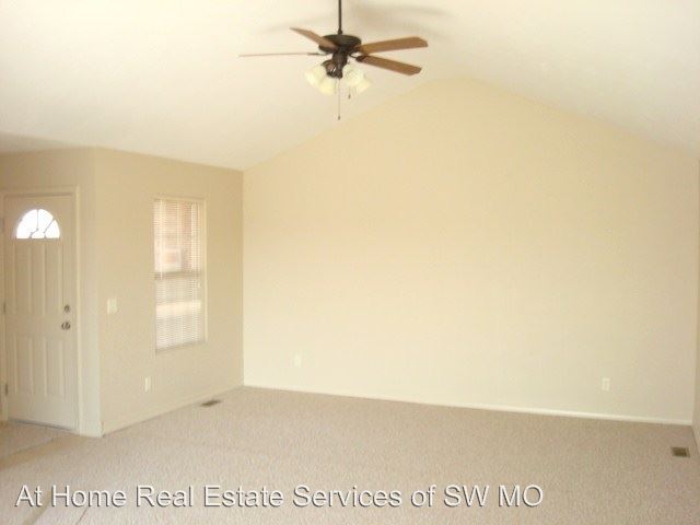 Foto del edificio - 1116 N Missouri Dr