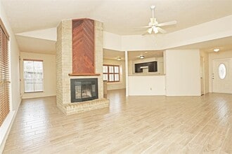 Building Photo - 1302 Silver Morning Dr