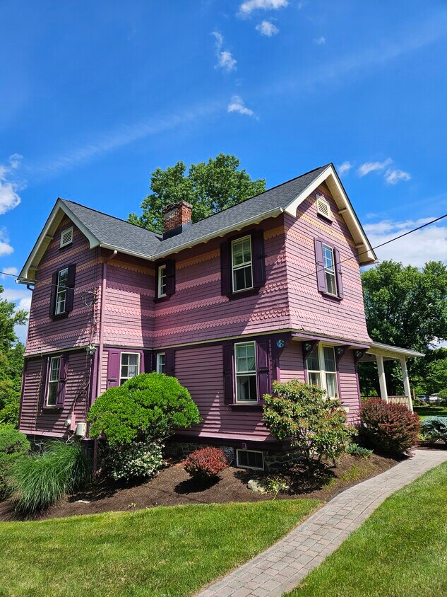 Foto principal - 1195 Westbourne Rd