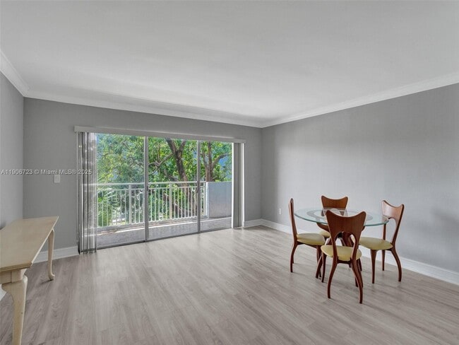 Foto del edificio - 9375 Fontainebleau Blvd