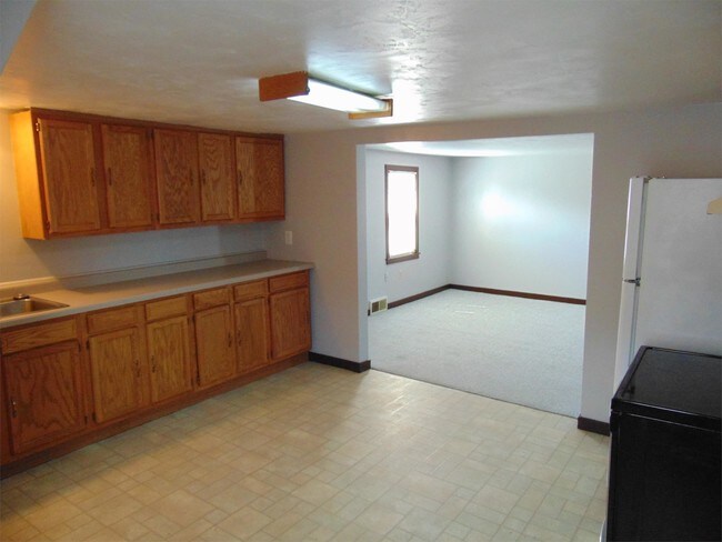 Building Photo - 216 Highridge Ave
