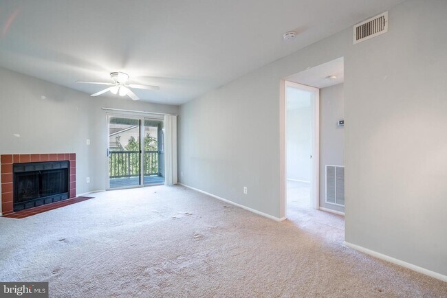 Foto del edificio - 1715 Ascot Way