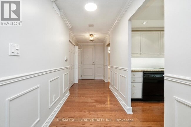 Building Photo - 610 Bullock Dr