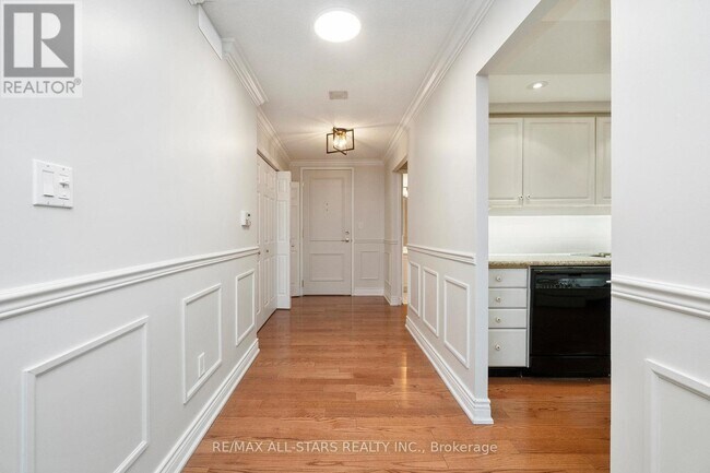 Photo du bâtiment - 610 Bullock Dr