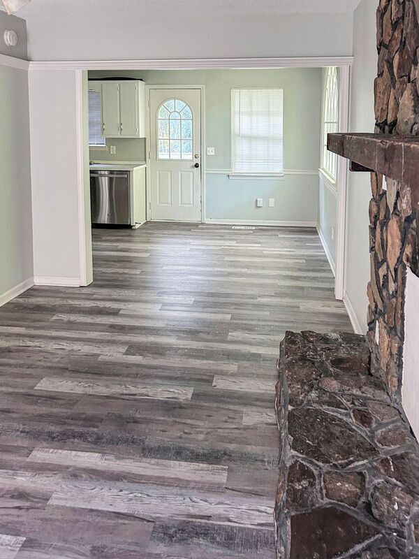 Foto del edificio - 5576 Dug Hollow Rd