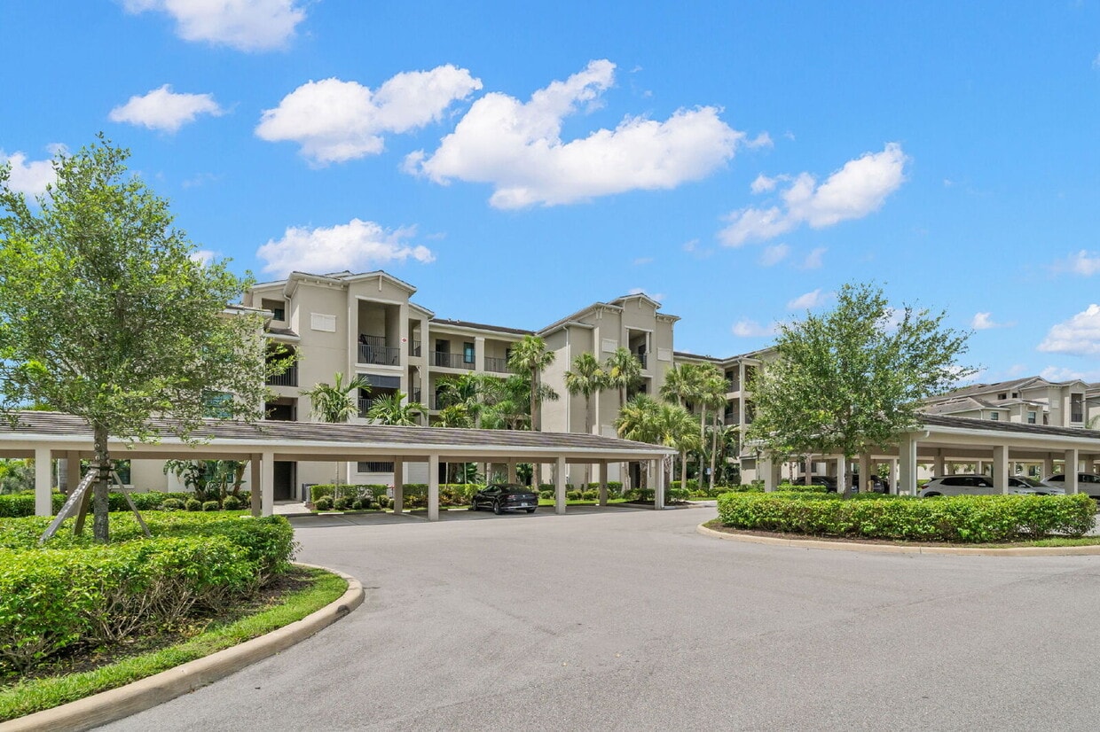 Primary Photo - Fully Furnished Condo For Rent in Bradenton!