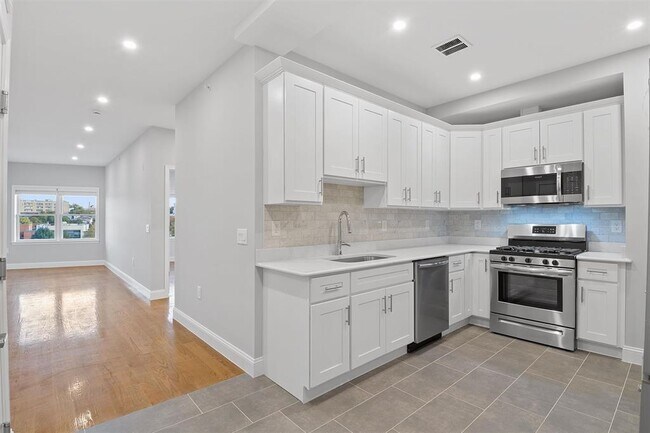 Foto del edificio - 311-315-315 West Side Ave