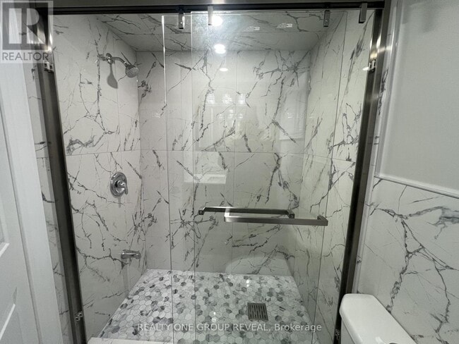 Building Photo - 75 Regatta Crescent