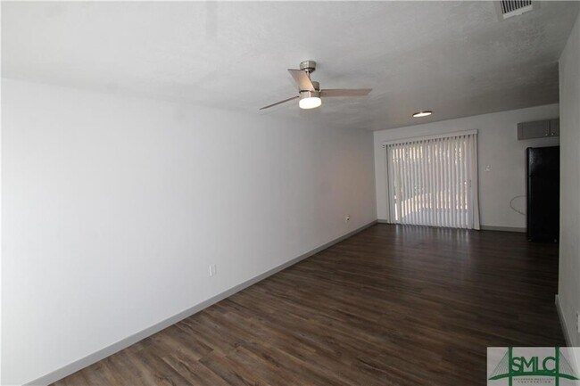 Building Photo - 9309 Dunwoody Dr