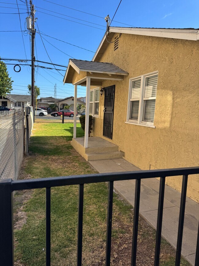 Foto del edificio - 9715 Cedar St