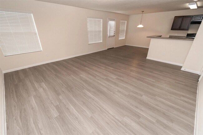 Building Photo - 5822 Northern Oak St