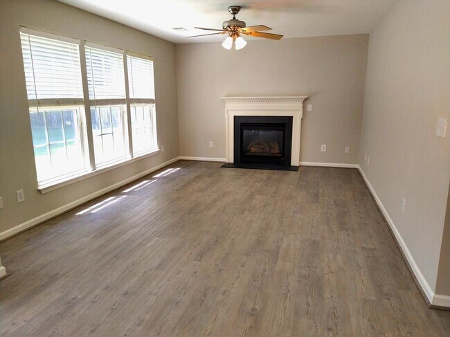 Foto del edificio - 118 Morell Dr