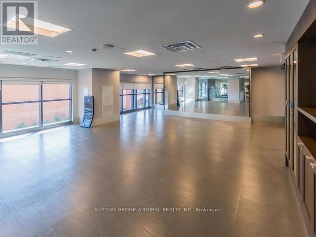 Building Photo - 7608 Yonge St
