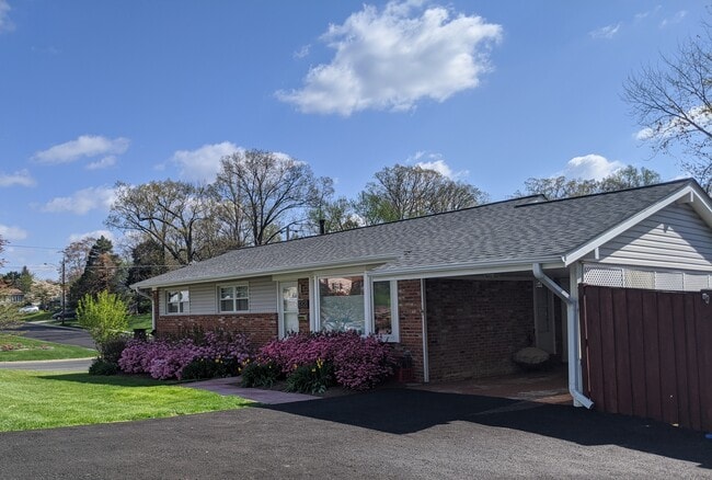 Building Photo - 4201 Collier Rd