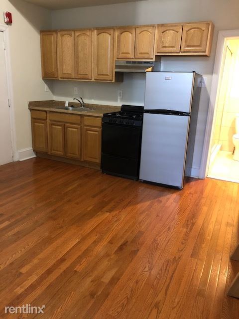 Foto del edificio - Studio, 1 bath  - 832 Pine St Apt 2B