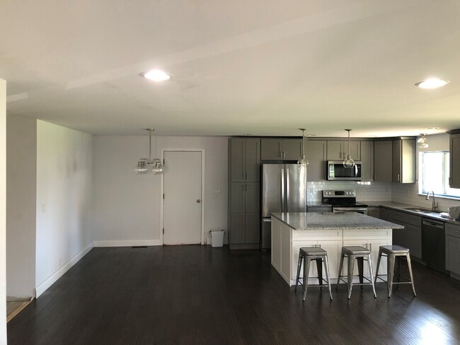 Dining table area - 1025 Sherbrooke Rd