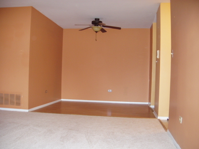 Building Photo - 6190 Pinewood Ct