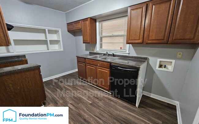 Building Photo - 3662 Miami Cove
