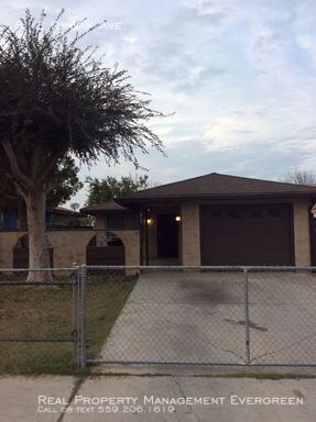 Foto principal - 812 E. Oak Ave