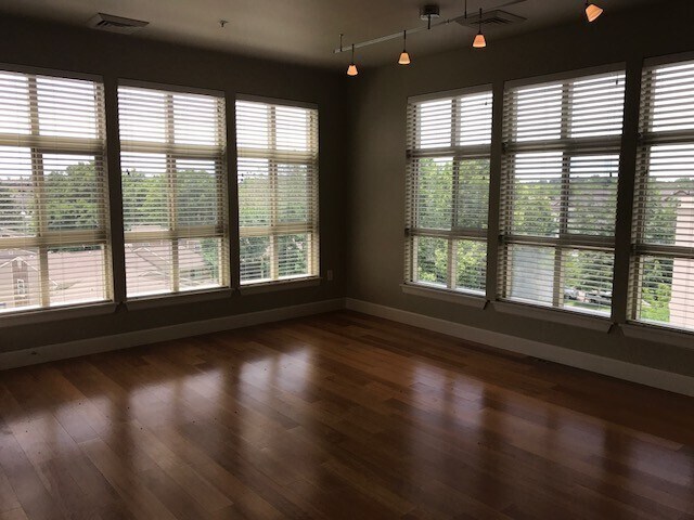 Foto del edificio - Incredible 5th Floor Condo ~ City Side Lofts