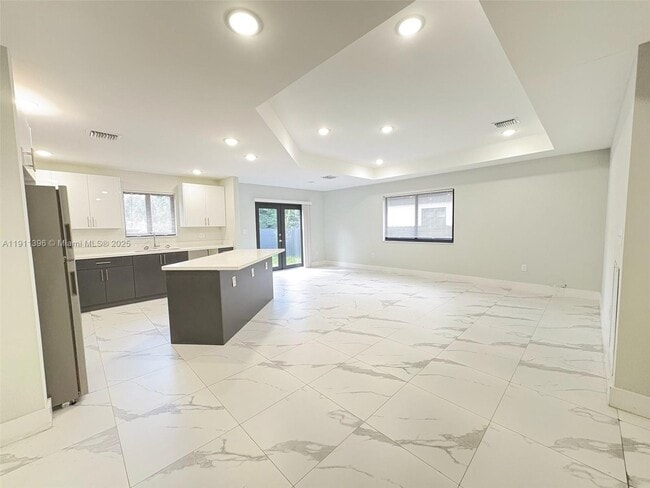 Foto del edificio - 2518 NW 9th Pl