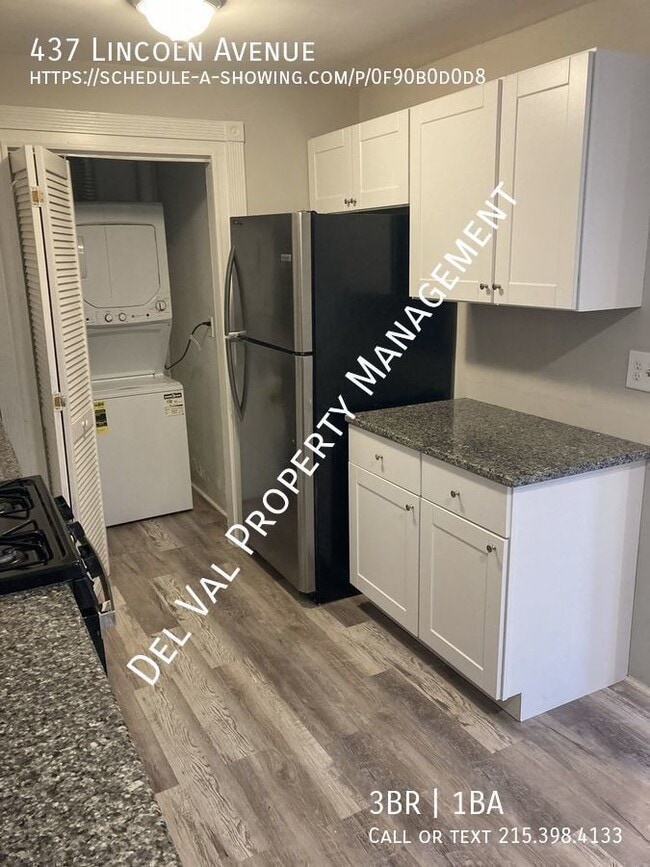 Building Photo - Newly Renovated 3-Bedroom Twin Rancher For...
