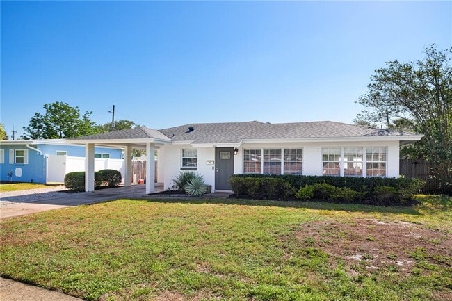 Building Photo - 1211 Robin Rd