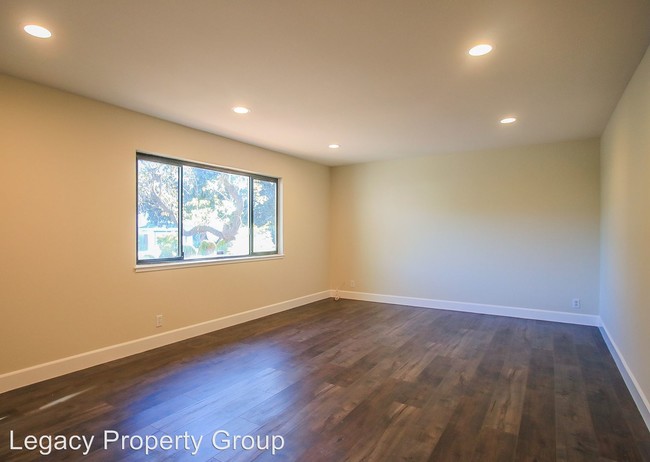 Building Photo - 2066 Lockwood Dr